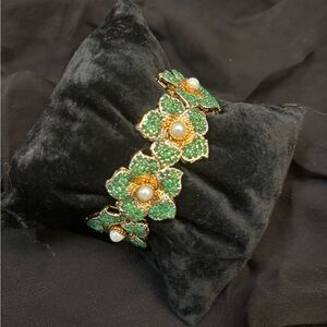 Elegant Green Floral Bracelet